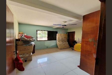 Casa à venda com 3 quartos, 180m² em Balneário São Francisco, Diadema