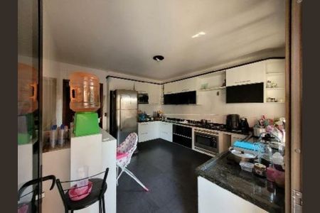 Casa à venda com 3 quartos, 180m² em Balneário São Francisco, Diadema