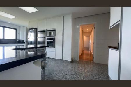 Apartamento à venda com 370m², 4 quartos e 5 vagas