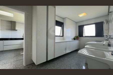 Apartamento à venda com 370m², 4 quartos e 5 vagas
