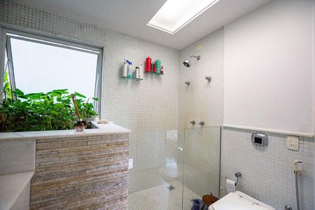 Casa à venda com 300m², 3 quartos e 4 vagas