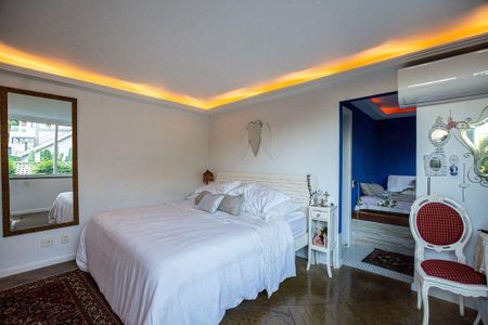 Casa à venda com 300m², 3 quartos e 4 vagas