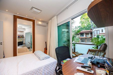 Casa à venda com 300m², 3 quartos e 4 vagas