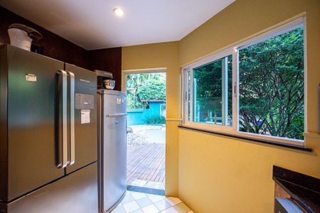 Casa à venda com 300m², 3 quartos e 4 vagas