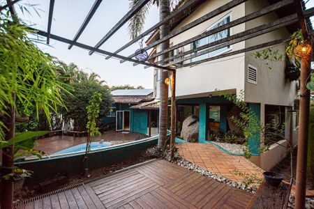 Casa à venda com 300m², 3 quartos e 4 vagas