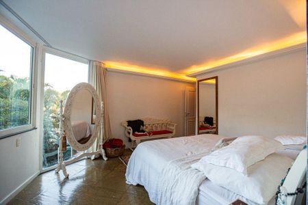 Casa à venda com 300m², 3 quartos e 4 vagas