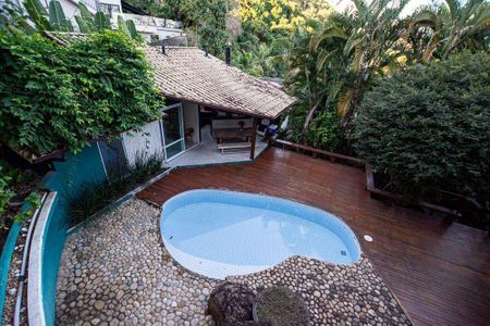 Casa à venda com 300m², 3 quartos e 4 vagas