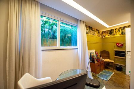 Casa à venda com 300m², 3 quartos e 4 vagas