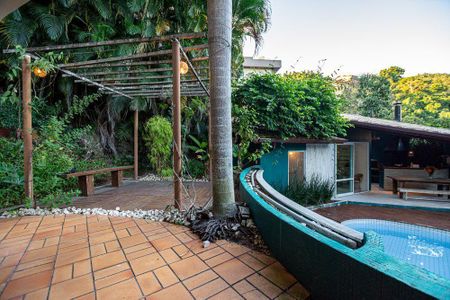 Casa à venda com 300m², 3 quartos e 4 vagas