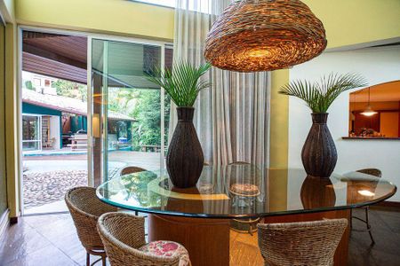 Casa à venda com 300m², 3 quartos e 4 vagas
