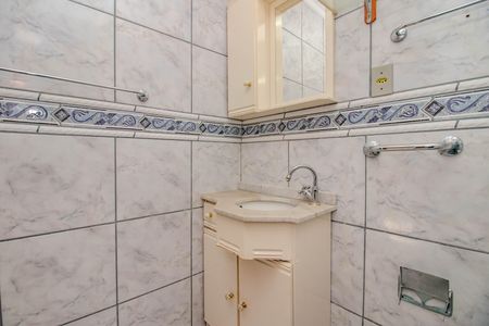 Apartamento à venda com 70m², 3 quartos e 1 vaga Apartamento à venda com 70m², 3 quartos e 1 vagaBanheiro