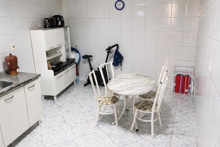 Casa à venda com 4 quartos, 280m² em Santa Monica, Belo Horizonte
