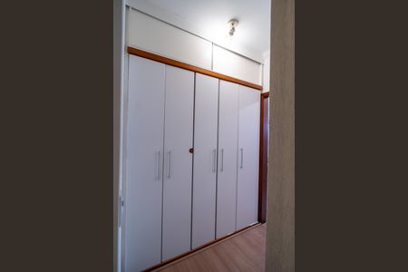 Casa de condomínio para alugar com 137m², 3 quartos e 4 vagas Casa de condomínio para alugar com 137m², 3 quartos e 4 vagasCloset da suíte