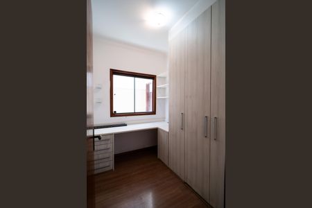Casa de condomínio para alugar com 137m², 3 quartos e 4 vagas Casa de condomínio para alugar com 137m², 3 quartos e 4 vagasEscritório
