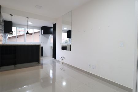 Sala de apartamento para alugar com 2 quartos, 60m² em Segismundo Pereira, Uberlândia