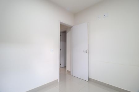 Quarto 1 de apartamento para alugar com 2 quartos, 60m² em Segismundo Pereira, Uberlândia
