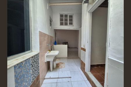 Casa à venda com 105m², 2 quartos e 1 vaga