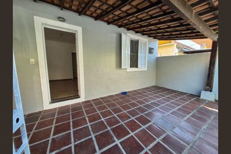 Casa à venda com 105m², 2 quartos e 1 vaga