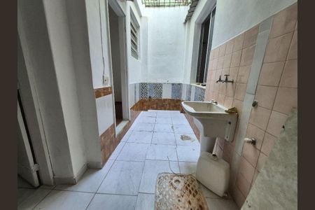 Casa à venda com 105m², 2 quartos e 1 vaga