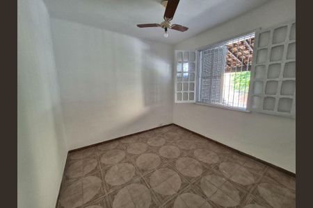Casa à venda com 105m², 2 quartos e 1 vaga