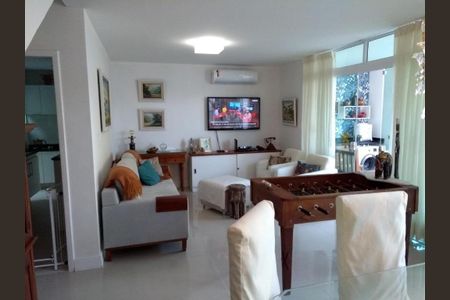 Casa à venda com 4 quartos, 137m² em Camboinhas, Niterói