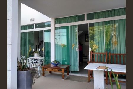 Casa à venda com 137m², 4 quartos e 2 vagas