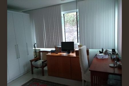 Casa à venda com 4 quartos, 137m² em Camboinhas, Niterói
