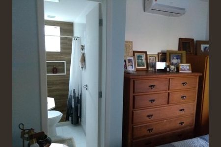 Casa à venda com 4 quartos, 137m² em Camboinhas, Niterói