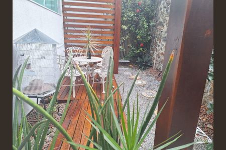 Casa à venda com 137m², 4 quartos e 2 vagas