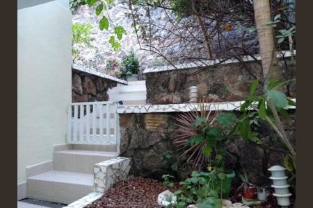 Casa à venda com 137m², 4 quartos e 2 vagas