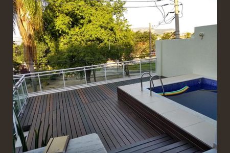 Casa à venda com 137m², 4 quartos e 2 vagas