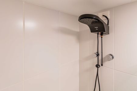 Banheiro de kitnet/studio à venda com 1 quarto, 26m² em Pompeia, São Paulo