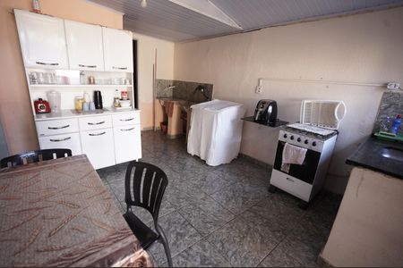 Casa à venda com 208m², 4 quartos e 6 vagas