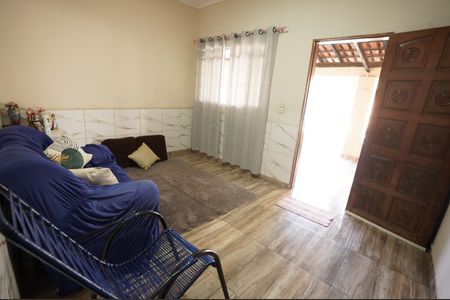 Casa à venda com 208m², 4 quartos e 6 vagas
