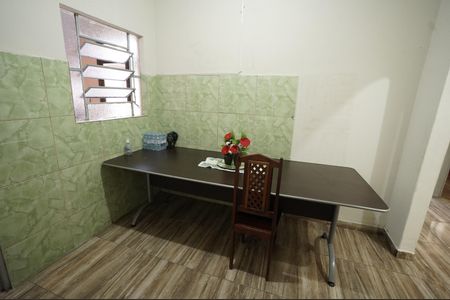 Casa à venda com 208m², 4 quartos e 6 vagas