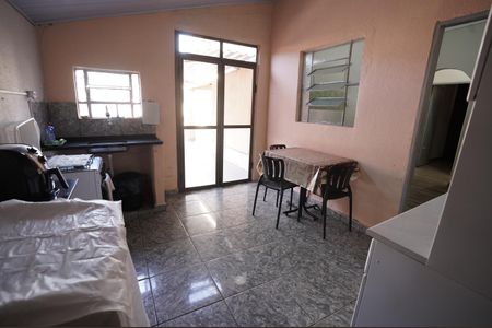 Casa à venda com 208m², 4 quartos e 6 vagas