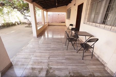 Casa à venda com 208m², 4 quartos e 6 vagas