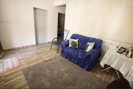 Casa à venda com 208m², 4 quartos e 6 vagas