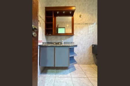 Casa à venda com 300m², 2 quartos e 2 vagas Casa à venda com 300m², 2 quartos e 2 vagasBanheiro Social