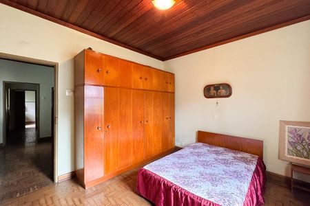 Casa à venda com 300m², 2 quartos e 2 vagas Casa à venda com 300m², 2 quartos e 2 vagasQuarto 1