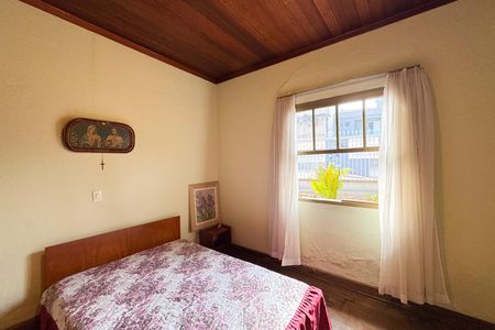 Casa à venda com 300m², 2 quartos e 2 vagas Casa à venda com 300m², 2 quartos e 2 vagasQuarto 1