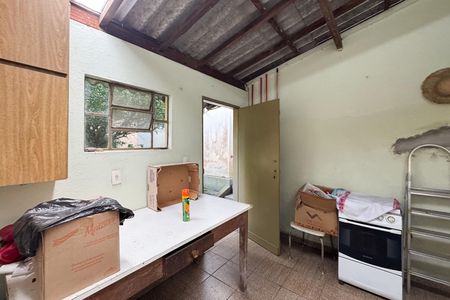 Casa à venda com 300m², 2 quartos e 2 vagas Casa à venda com 300m², 2 quartos e 2 vagasQuarto de Serviço
