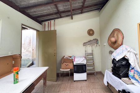 Casa à venda com 300m², 2 quartos e 2 vagas Casa à venda com 300m², 2 quartos e 2 vagasQuarto de Serviço