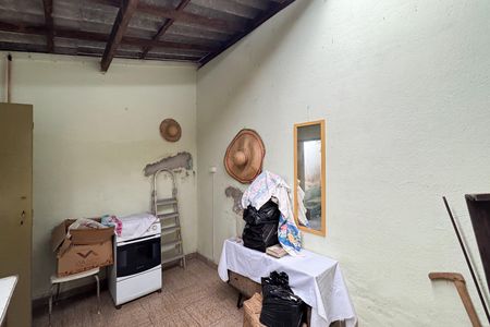 Casa à venda com 300m², 2 quartos e 2 vagas Casa à venda com 300m², 2 quartos e 2 vagasQuarto de Serviço