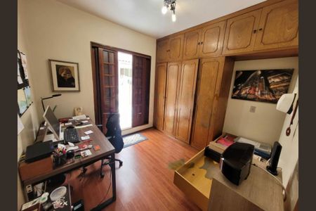 Casa à venda com 280m², 3 quartos e 2 vagas