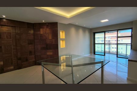 Sala de apartamento para alugar com 3 quartos, 103m² em Barra da Tijuca, Rio de Janeiro