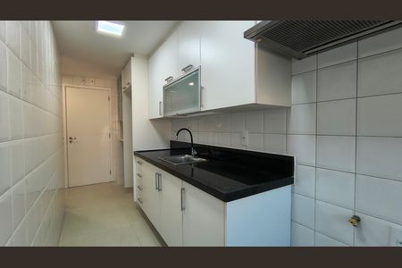 Apartamento para alugar com 103m², 3 quartos e 2 vagas Apartamento para alugar com 103m², 3 quartos e 2 vagasCozinha e Área de Serviço