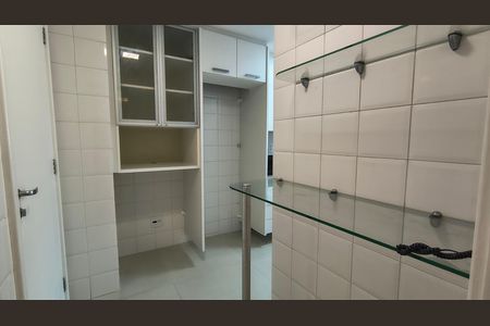 Apartamento para alugar com 103m², 3 quartos e 2 vagas Apartamento para alugar com 103m², 3 quartos e 2 vagasCozinha e Área de Serviço
