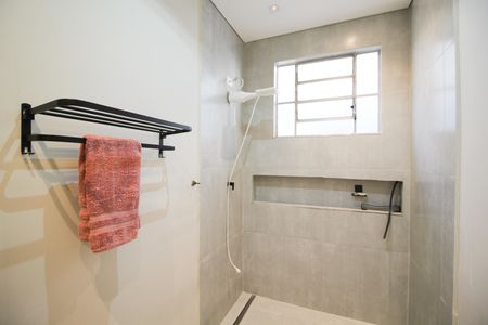 Casa à venda com 138m², 2 quartos e 2 vagas Casa à venda com 138m², 2 quartos e 2 vagasBanheiro