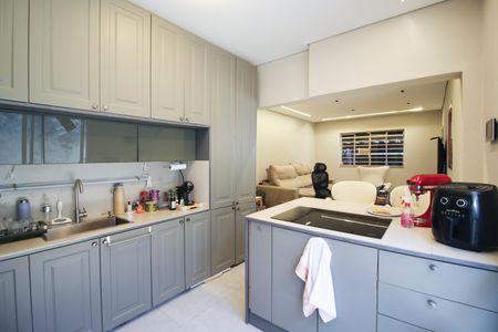 Casa à venda com 138m², 2 quartos e 2 vagas Casa à venda com 138m², 2 quartos e 2 vagasCozinha